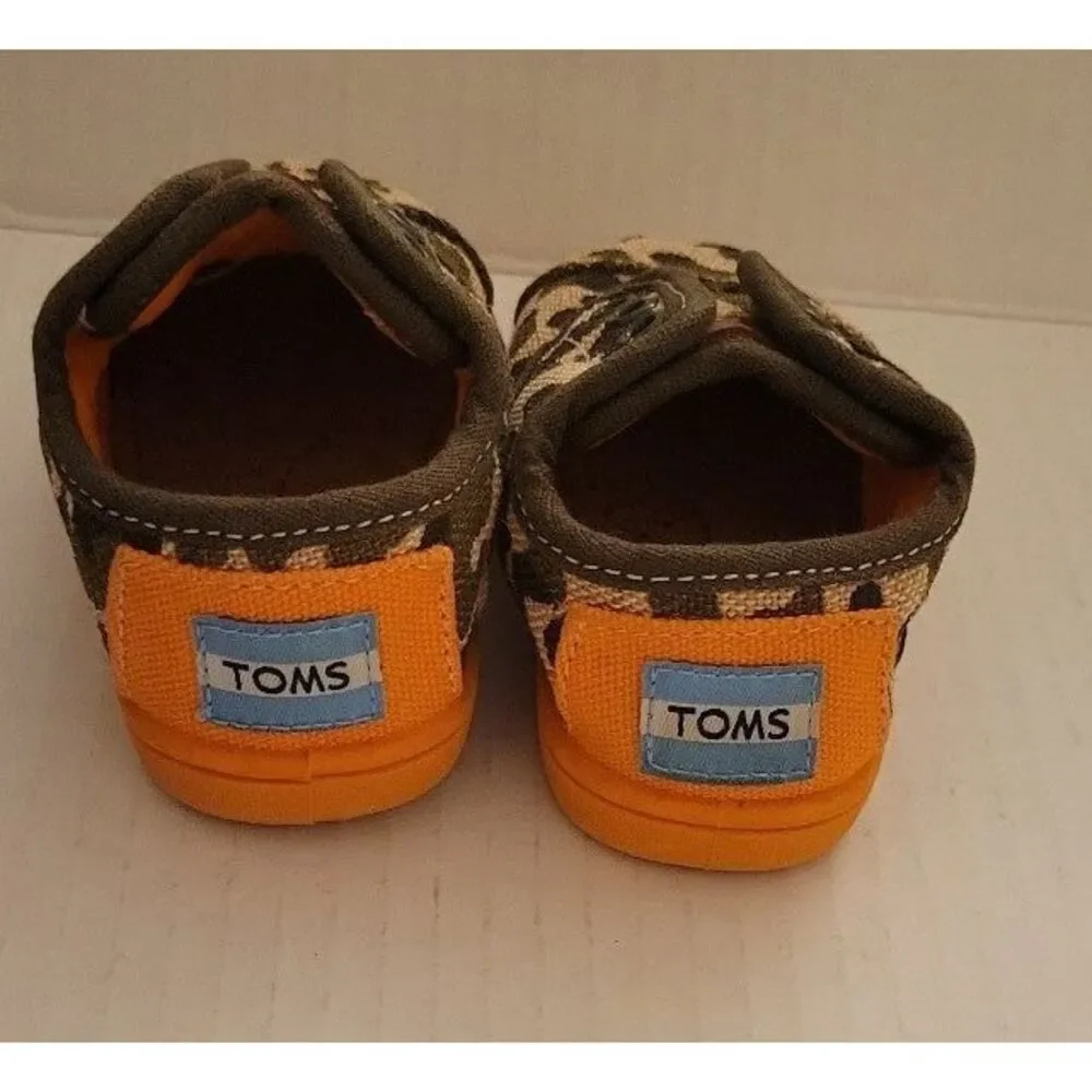 TOMS camouflage baby slip‎ on shoesT3